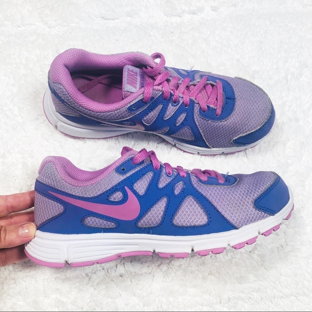🔥 Nike purple and pink running shoes s3.5